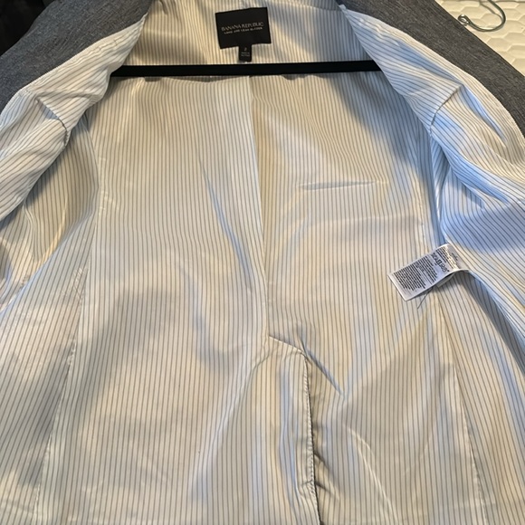 🩶 Banana Republic Long and Lean Blazer size 2 grey - Picture 5 of 5